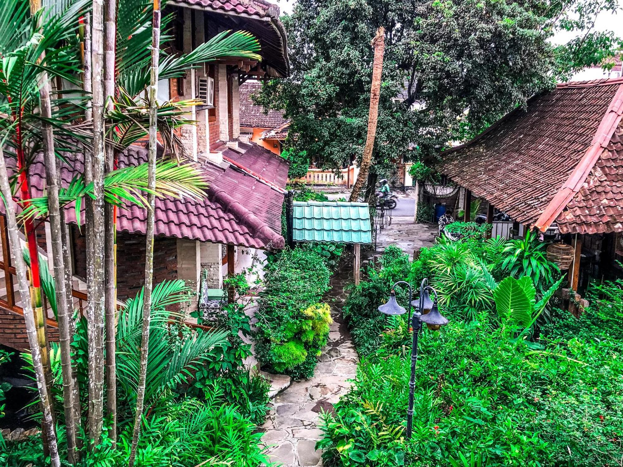 Arys Garden Hotel Yogyakarta Exteriör bild