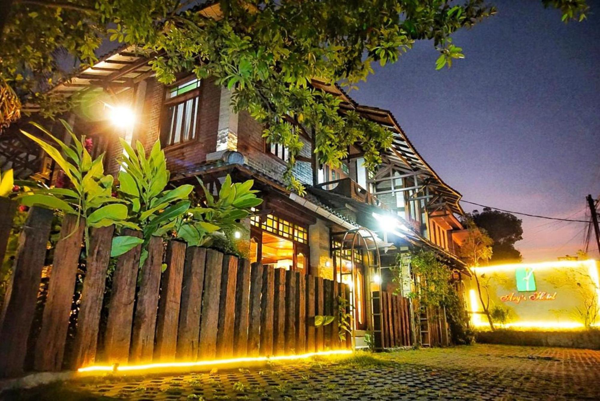 Arys Garden Hotel Yogyakarta Exteriör bild