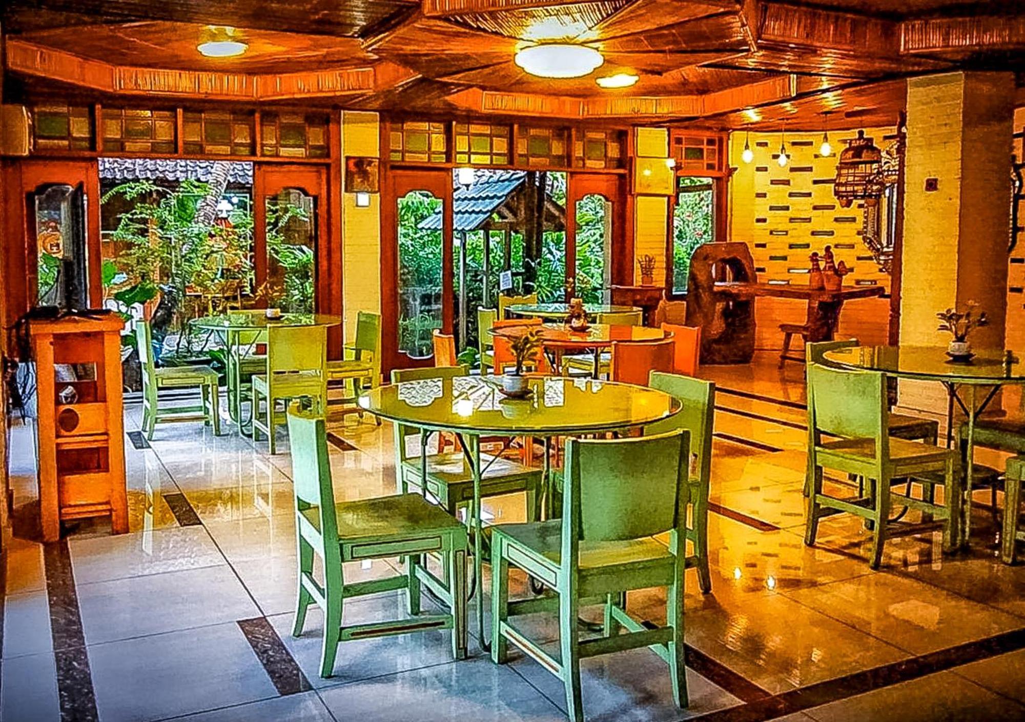 Arys Garden Hotel Yogyakarta Exteriör bild