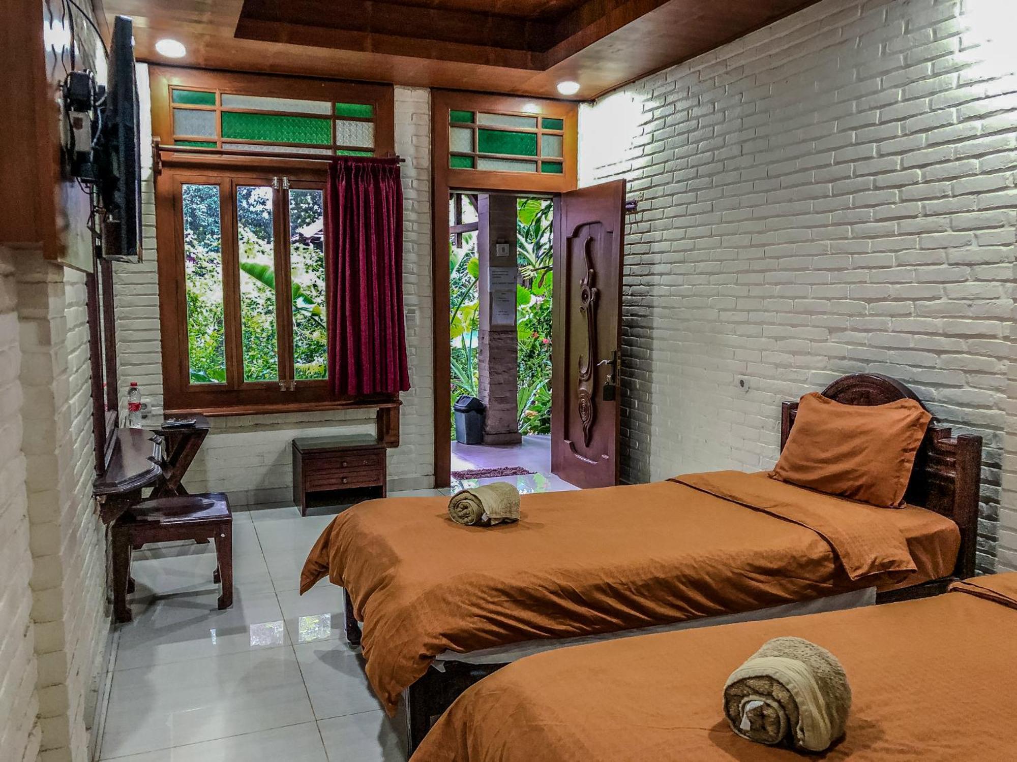 Arys Garden Hotel Yogyakarta Exteriör bild