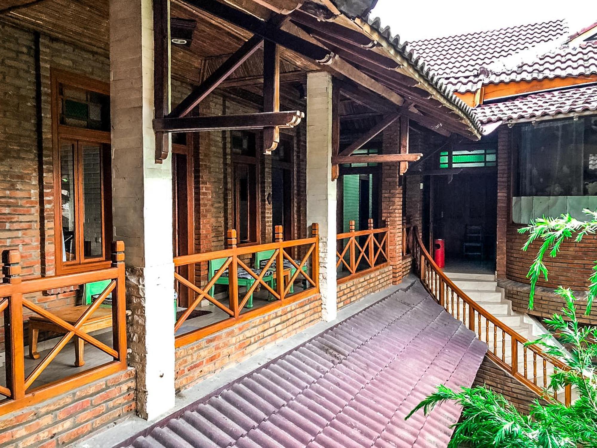 Arys Garden Hotel Yogyakarta Exteriör bild