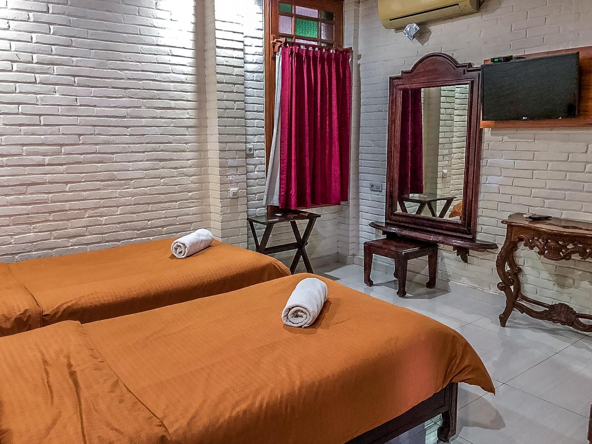 Arys Garden Hotel Yogyakarta Exteriör bild